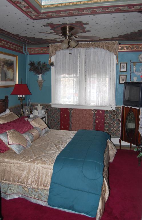 Schuster Mansion Bed & Breakfast Μιλγουόκι Δωμάτιο φωτογραφία